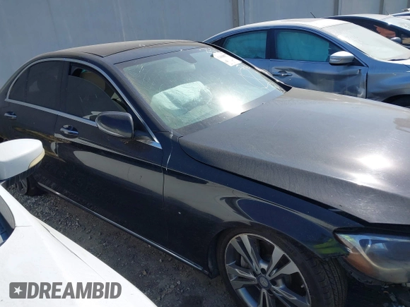 2017 Mercedes-Benz C 300 z VIN 55SWF4JB0HU183802, wystawiony jako IAAI lot #42666877 z przebiegiem Nie podano mil oraz . Historia ofert i sprzedaży dostępna na DreamBid. Obrazek 14.