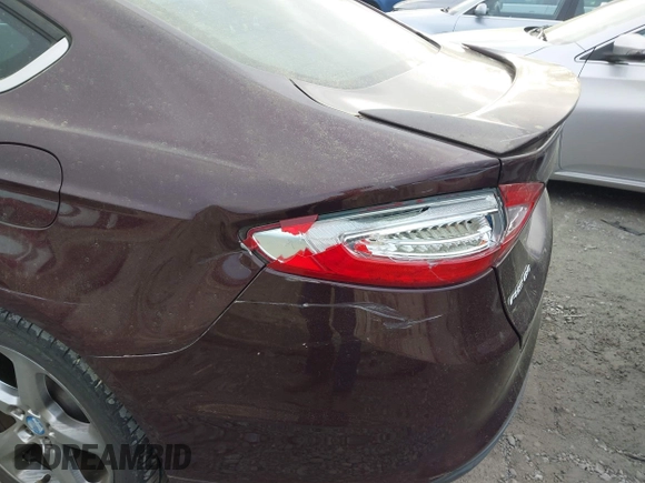 2013 Ford Fusion SE with VIN 3FA6P0HR5DR164820, listed as a IAAI auction lot 41935469 with 179,000 mi miles. Bid and sale history available at carsss.com. Image 14.