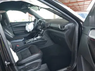 2022 Ford Explorer ST-Line z VIN 1FMSK7KH5NGA21032, wystawiony jako IAAI lot #42212415 z przebiegiem 49 034 mil mil oraz . Historia ofert i sprzedaży dostępna na DreamBid. Obrazek 5.