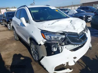 2020 Buick Encore Preferred with VIN KL4CJASB2LB081715, listed as a IAAI auction lot 41880697 with 28,466 mi miles. Bid and sale history available at carsss.com. Image 1.