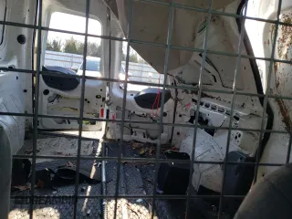 2010 Ford Transit Connect XL с VIN NM0LS7CN1AT008547, выставлен на аукционе Copart как лот 85105994 с пробегом 400 171 миль миль и Списание • Salvage title. История ставок и продаж доступна на DreamBid. Изображение 10.