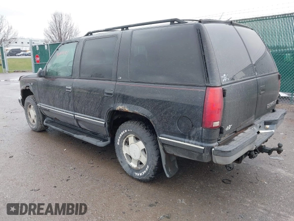1999 Chevrolet Tahoe Z71 z VIN 1GNEK13R9XJ515820, wystawiony jako IAAI lot #42004125 z przebiegiem 251 184 mil mil oraz . Historia ofert i sprzedaży dostępna na DreamBid. Obrazek 3.