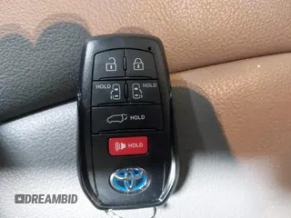 2023 Toyota Sienna XLE с VIN 5TDJSKFC0PS099650, выставлен на аукционе IAAI как лот 42324871 с пробегом 12 719 миль миль и . История ставок и продаж доступна на DreamBid. Изображение 11.