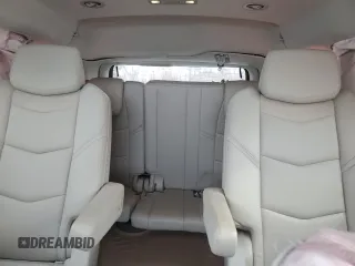 2016 Cadillac Escalade Luxury Collection z VIN 1GYS4BKJ6GR317151, wystawiony jako Copart lot #45726035 z przebiegiem 74 312 mil mil oraz Szkody całkowita. Historia ofert i sprzedaży dostępna na DreamBid. Obrazek 10.
