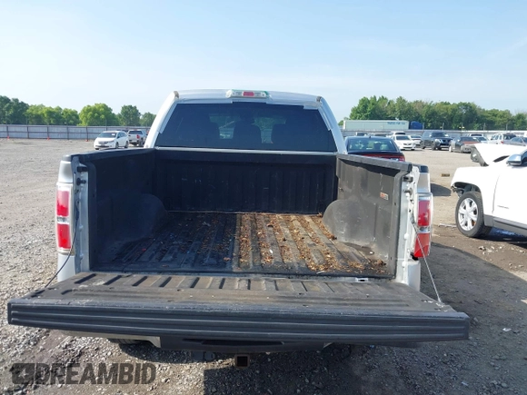 2011 Ford F-150 XL z VIN 1FTFW1EFXBFB82933, wystawiony jako IAAI lot #42535204 z przebiegiem 210 038 mil mil oraz . Historia ofert i sprzedaży dostępna na DreamBid. Obrazek 17.
