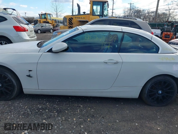 2008 BMW 3 Series 335i with VIN WBAWL73568P178416, listed as a IAAI auction lot 41594372 with Not Provided miles and . Bid and sale history available at carsss.com. Image 13.