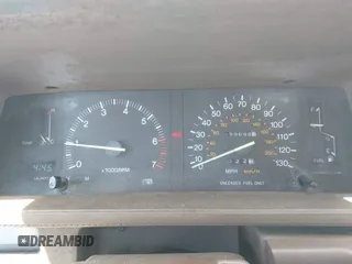 1986 Toyota Camry z VIN JT2SV16E1G0439200, wystawiony jako IAAI lot #42395141 z przebiegiem 159 698 mil mil oraz . Historia ofert i sprzedaży dostępna na DreamBid. Obrazek 7.