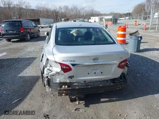 2018 Nissan Altima 2.5 SV with VIN 1N4AL3AP4JC167847, listed as a IAAI auction lot 41522367 with 129,215 mi miles. Bid and sale history available at carsss.com. Image 16.