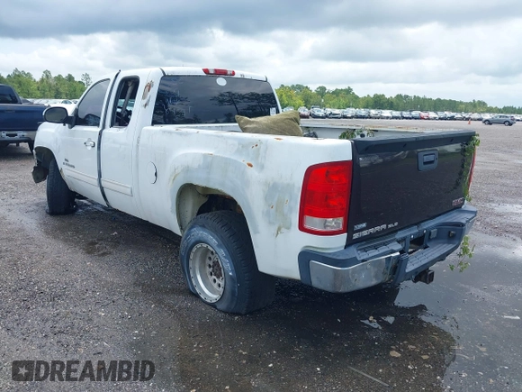 2007 GMC Sierra 2500HD SLT z VIN 1GTHK29607E518459, wystawiony jako IAAI lot #40120837 z przebiegiem 287 407 mil mil oraz . Historia ofert i sprzedaży dostępna na DreamBid. Obrazek 3.