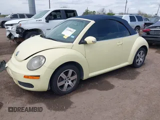 2006 Volkswagen Beetle z VIN 3VWPF31Y66M311261, wystawiony jako IAAI lot #41599012 z przebiegiem 133 792 mil mil oraz . Historia ofert i sprzedaży dostępna na DreamBid. Obrazek 2.