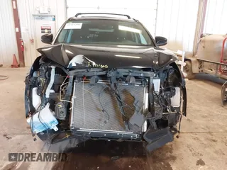 2019 Toyota Highlander SE with VIN 5TDJZRFH2KS628024, listed as a IAAI auction lot 41915298 with 87,054 mi miles. Bid and sale history available at carsss.com. Image 6.
