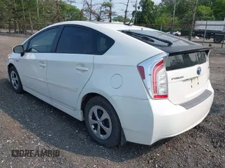 2013 Toyota Prius One z VIN JTDKN3DUXD5553157, wystawiony jako IAAI lot #42409329 z przebiegiem 192 895 mil mil oraz . Historia ofert i sprzedaży dostępna na DreamBid. Obrazek 3.