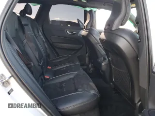 2019 Volvo XC60 R-Design z VIN LYVA22RM8KB230942, wystawiony jako Copart lot #81098054 z przebiegiem Nie podano mil oraz Szkoda całkowita • Salvage title. Historia ofert i sprzedaży dostępna na DreamBid. Obrazek 11.