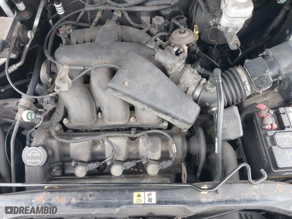 2005 Ford Escape XLT with VIN 1FMYU93185KE46923, listed as a IAAI auction lot 40062345 with 999,999 mi miles. Bid and sale history available at carsss.com. Image 10.