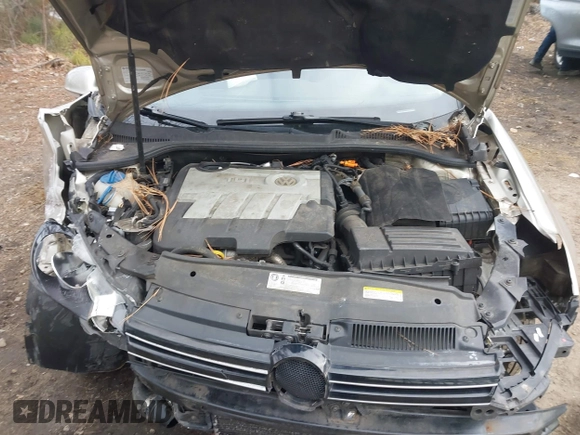 2014 Volkswagen Jetta TDI w/Sunroof & Nav with VIN 3VWPL7AJ9EM616612, listed as a IAAI auction lot 41354489 with 131,281 mi miles and . Bid and sale history available at DreamBid. Image 10.