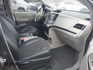 2011 Toyota Sienna SE with VIN 5TDXK3DC3BS143331, listed as a IAAI auction lot 41758043 with 215,490 mi miles. Bid and sale history available at carsss.com. Image 5.