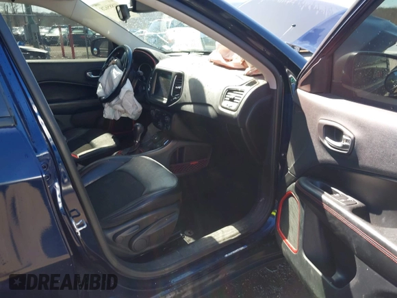 2020 Jeep Compass Trailhawk with VIN 3C4NJDDB1LT106549, listed as a IAAI auction lot 41885628 with 98,374 mi miles and . Bid and sale history available at DreamBid. Image 5.