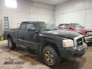 2006 Dodge Dakota SLT with VIN 1D7HW42NX6S516046, listed as a Copart auction lot 45693175 with 151,044 mi miles and Salvage Title. Bid and sale history available at carsss.com. Image 4.