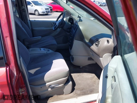 2006 Dodge Caravan SXT with VIN 1D4GP45R16B732002, listed as a IAAI auction lot 42157772 with 162,135 mi miles and . Bid and sale history available at carsss.com. Image 5.