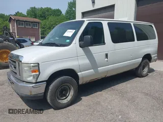 2010 Ford Econoline Passenger XL z VIN 1FBNE3BL3ADA77850, wystawiony jako IAAI lot #42320096 z przebiegiem 224 841 mil mil oraz . Historia ofert i sprzedaży dostępna na DreamBid. Obrazek 17.