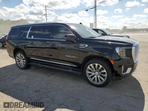 2022 GMC Yukon XL Denali with VIN 1GKS2JKLXNR233911, listed as a Copart auction lot 62134164 with 56,308 mi miles and Clean Title. Bid and sale history available at carsss.com. Image 4.