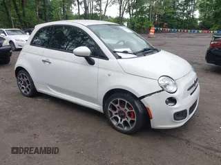 2015 FIAT 500 Sport z VIN 3C3CFFBR2FT721544, wystawiony jako IAAI lot #42522443 z przebiegiem 101 225 mil mil oraz . Historia ofert i sprzedaży dostępna na DreamBid. Obrazek 1.