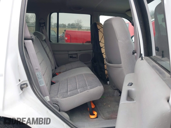 1998 Ford Explorer XL z VIN 1FMZU34E0WZB12557, wystawiony jako IAAI lot #41474546 z przebiegiem 119 294 mil mil oraz . Historia ofert i sprzedaży dostępna na DreamBid. Obrazek 8.