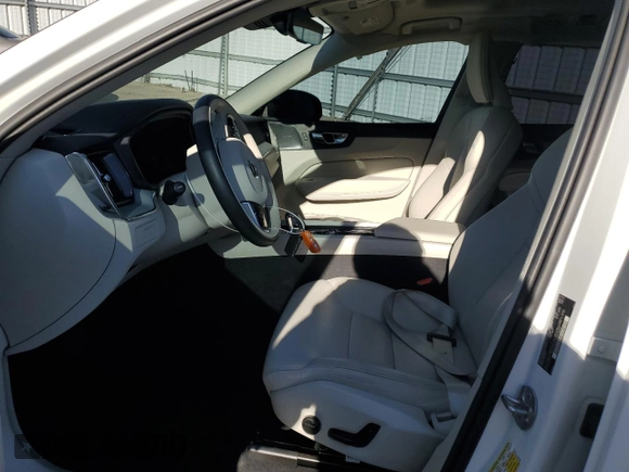 2024 Volvo XC60 Recharge Plug-In Hybrid Plus Dark Theme with VIN YV4H60DL7R1940872, listed as a Copart auction lot 88554545 with 12,574 mi miles and Salvage Title. Bid and sale history available at carsss.com. Image 7.