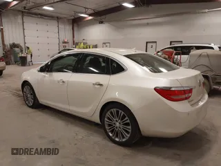 2012 Buick Verano Group z VIN 1G4PS5SK4C4133731, wystawiony jako IAAI lot #41986313 z przebiegiem 135 685 mil mil oraz . Historia ofert i sprzedaży dostępna na DreamBid. Obrazek 3.