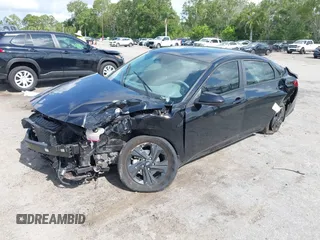 2023 Hyundai Elantra Blue z VIN KMHLM4AJ8PU043144, wystawiony jako IAAI lot #42357892 z przebiegiem 46 026 mil mil oraz . Historia ofert i sprzedaży dostępna na DreamBid. Obrazek 2.