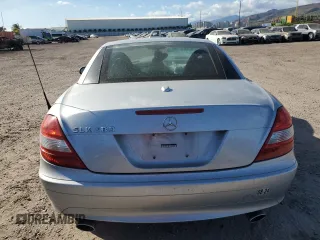2006 Mercedes-Benz SLK 280 z VIN WDBWK54F56F115231, wystawiony jako Copart lot #52214905 z przebiegiem 87 263 mil mil oraz Szkoda całkowita • Salvage title. Historia ofert i sprzedaży dostępna na DreamBid. Obrazek 6.