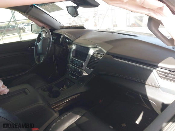 2019 Chevrolet Tahoe LT with VIN 1GNSCBKC0KR328639, listed as a IAAI auction lot 41740284 with 111,734 mi miles. Bid and sale history available at carsss.com. Image 5.