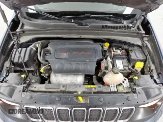 2020 Jeep Renegade Latitude with VIN ZACNJBBB4LPM04590, listed as a Copart auction lot 62933525 with 145,476 mi miles and Clean title. Bid and sale history available at DreamBid. Image 12.