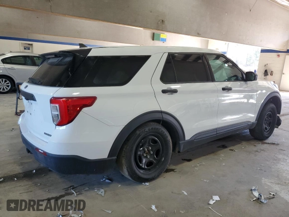 2022 Ford Police Interceptor Utility z VIN 1FM5K8AB5NGB71335, wystawiony jako Copart lot #64395794 z przebiegiem Nie podano mil oraz Szkody całkowita. Historia ofert i sprzedaży dostępna na DreamBid. Obrazek 3.