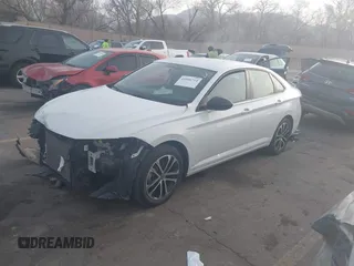2022 Volkswagen Jetta Sport с VIN 3VWBM7BU1NM019096, выставлен на аукционе IAAI как лот 41906714 с пробегом 29 326 миль миль и . История ставок и продаж доступна на DreamBid. Изображение 17.