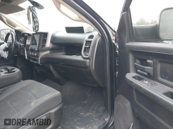 2020 Ram 2500 Tradesman with VIN 3C6UR5CL5LG185891, listed as a IAAI auction lot 40776376 with 181,139 mi miles and . Bid and sale history available at DreamBid. Image 5.