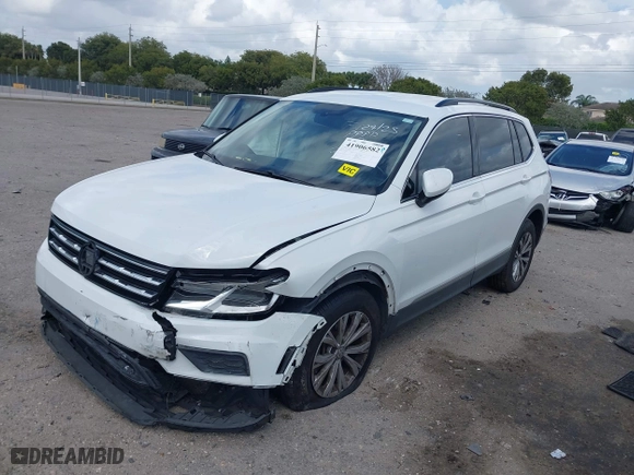 2018 Volkswagen Tiguan SEL with VIN 3VV3B7AX7JM219565, listed as a IAAI auction lot 41906582 with 92,391 mi miles. Bid and sale history available at carsss.com. Image 17.