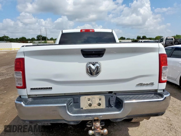 2024 Ram 2500 Big Horn z VIN 3C6UR5DL2RG105664, wystawiony jako Copart lot #60830915 z przebiegiem 53 811 mil mil oraz Szkoda całkowita • Salvage title. Historia ofert i sprzedaży dostępna na DreamBid. Obrazek 6.