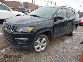 2018 Jeep Compass Latitude with VIN 3C4NJDBB7JT373582, listed as a IAAI auction lot 41728122 with 111,411 mi miles. Bid and sale history available at carsss.com. Image 17.