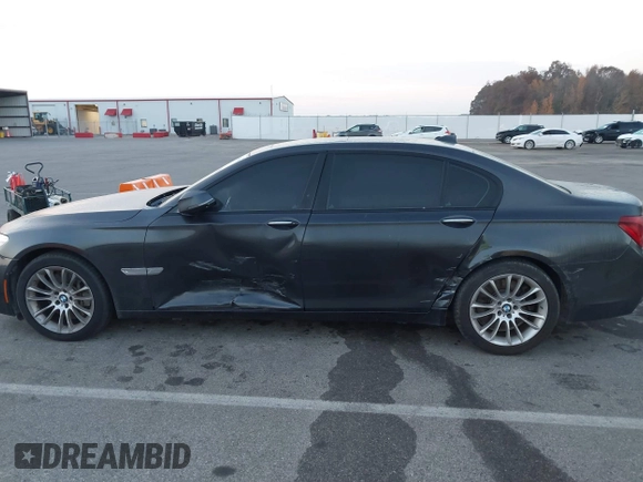2014 BMW 7 Series ALPINA B7 with VIN WBAYE8C58ED136240, listed as a IAAI auction lot 40701912 with 116,246 mi miles. Bid and sale history available at carsss.com. Image 14.