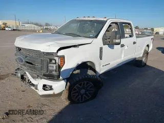 2017 Ford Super Duty F-250 SRW Lariat with VIN 1FT7W2BT3HEF21695, listed as a IAAI auction lot 41321439 with 136,063 mi miles. Bid and sale history available at carsss.com. Image 17.