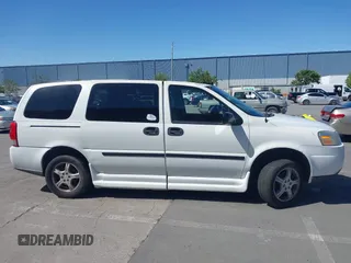 2008 Chevrolet Uplander LS Fleet z VIN 1GBDV13W18D140379, wystawiony jako IAAI lot #42246118 z przebiegiem 108 897 mil mil oraz . Historia ofert i sprzedaży dostępna na DreamBid. Obrazek 14.