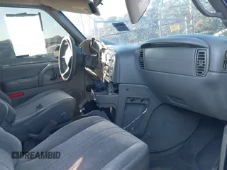 2003 Chevrolet Astro z VIN 1GNEL19X43B128003, wystawiony jako IAAI lot #40588182 z przebiegiem Nie podano mil oraz . Historia ofert i sprzedaży dostępna na DreamBid. Obrazek 5.