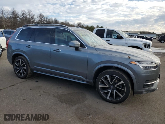 2019 Volvo XC90 Momentum with VIN YV4A22PK6K1484218, listed as a Copart auction lot 85004154 with 40,395 mi miles and Salvage Title. Bid and sale history available at carsss.com. Image 4.