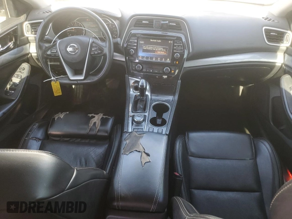 2017 Nissan Maxima SR z VIN 1N4AA6AP3HC384159, wystawiony jako Copart lot #57484515 z przebiegiem 179 565 mil mil oraz Czysty tytuł • Clean title. Historia ofert i sprzedaży dostępna na DreamBid. Obrazek 8.