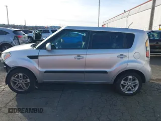 2011 Kia Soul + with VIN KNDJT2A22B7266928, listed as a IAAI auction lot 41572553 with 155,214 mi miles. Bid and sale history available at carsss.com. Image 15.