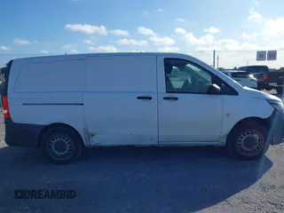 2017 Mercedes-Benz Metris Cargo z VIN WD3PG2EA3H3217098, wystawiony jako IAAI lot #41000078 z przebiegiem 114 579 mil mil oraz . Historia ofert i sprzedaży dostępna na DreamBid. Obrazek 13.