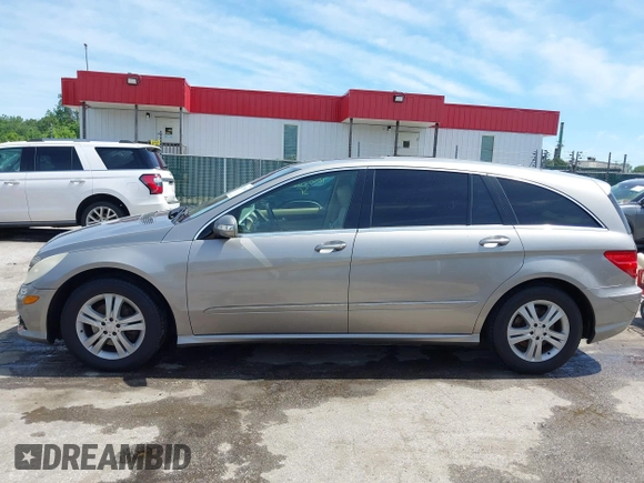 2008 Mercedes-Benz R 3.5L z VIN 4JGCB65E78A076881, wystawiony jako IAAI lot #42313883 z przebiegiem 163 830 mil mil oraz . Historia ofert i sprzedaży dostępna na DreamBid. Obrazek 14.