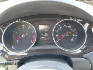 2015 Volkswagen Jetta SE z VIN 3VWD17AJ0FM348432, wystawiony jako IAAI lot #42124810 z przebiegiem 129 034 mil mil oraz . Historia ofert i sprzedaży dostępna na DreamBid. Obrazek 7.