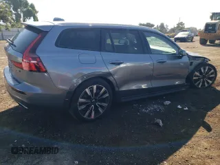 2020 Volvo V60 z VIN YV4102WK7L1038975, wystawiony jako Copart lot #65404633 z przebiegiem 27 633 mil mil oraz . Historia ofert i sprzedaży dostępna na DreamBid. Obrazek 3.